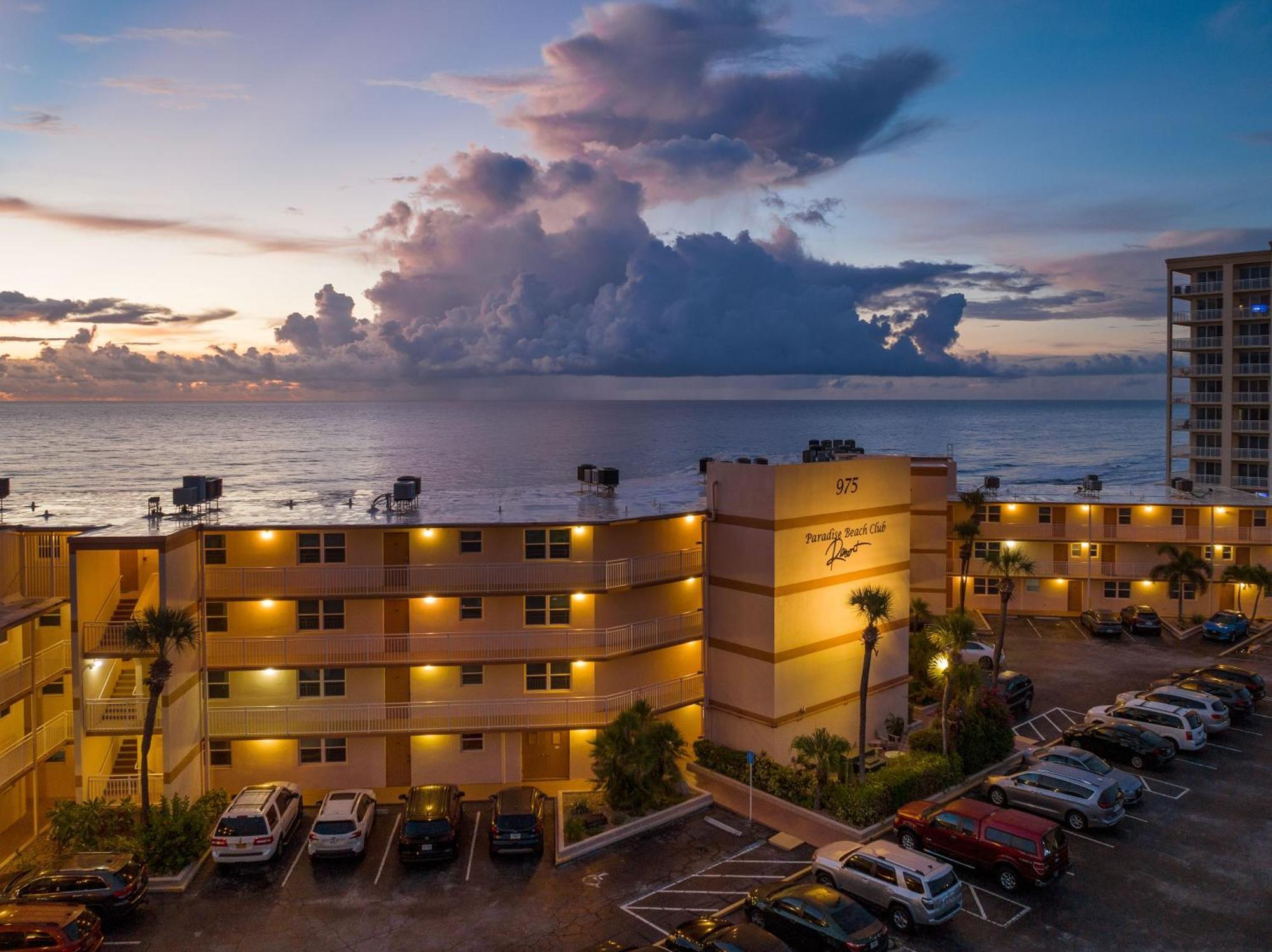 Paradise Beach Club - Oceanfront And Penthouse Сателлайт-Біч Екстер'єр фото