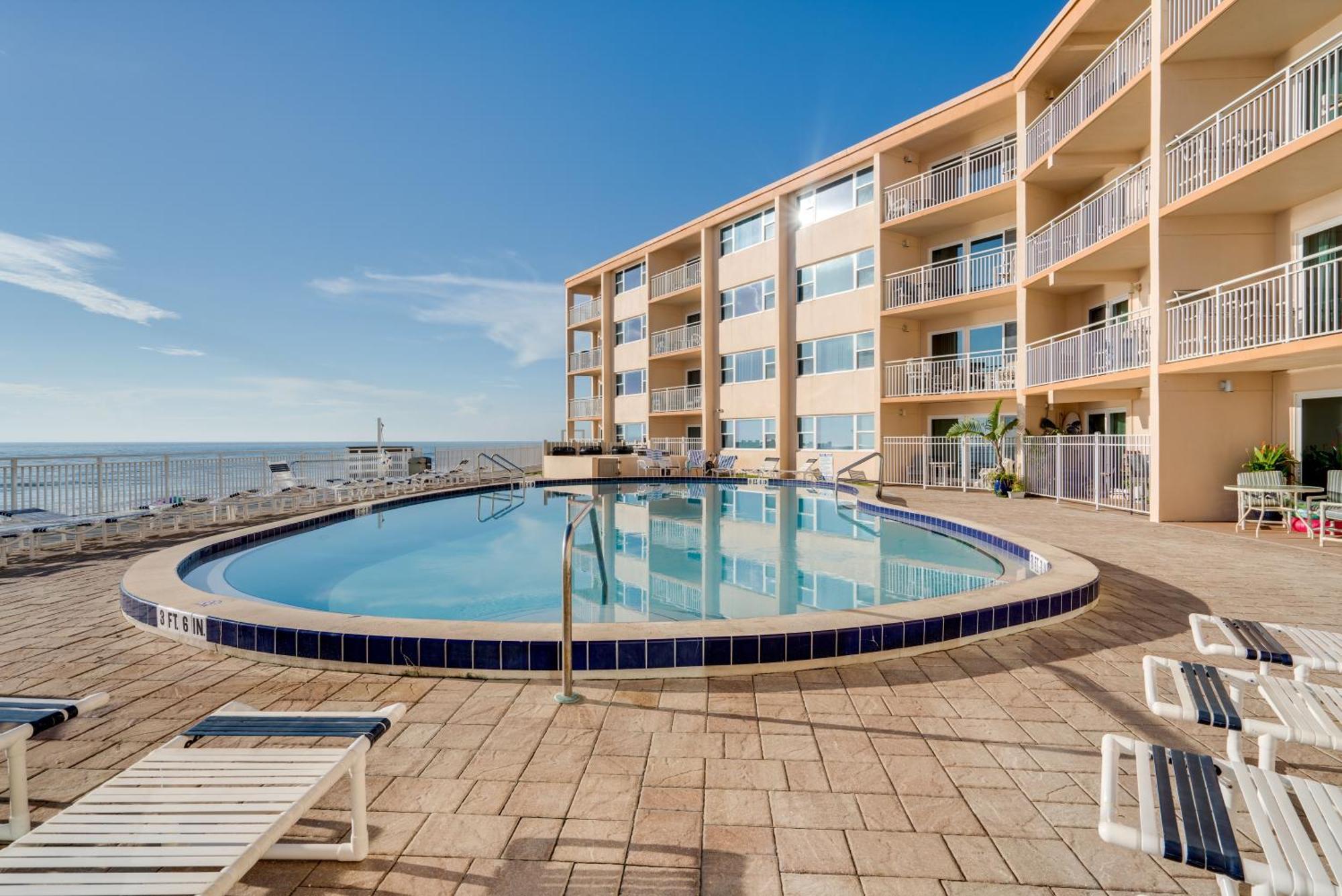 Paradise Beach Club - Oceanfront And Penthouse Сателлайт-Біч Екстер'єр фото