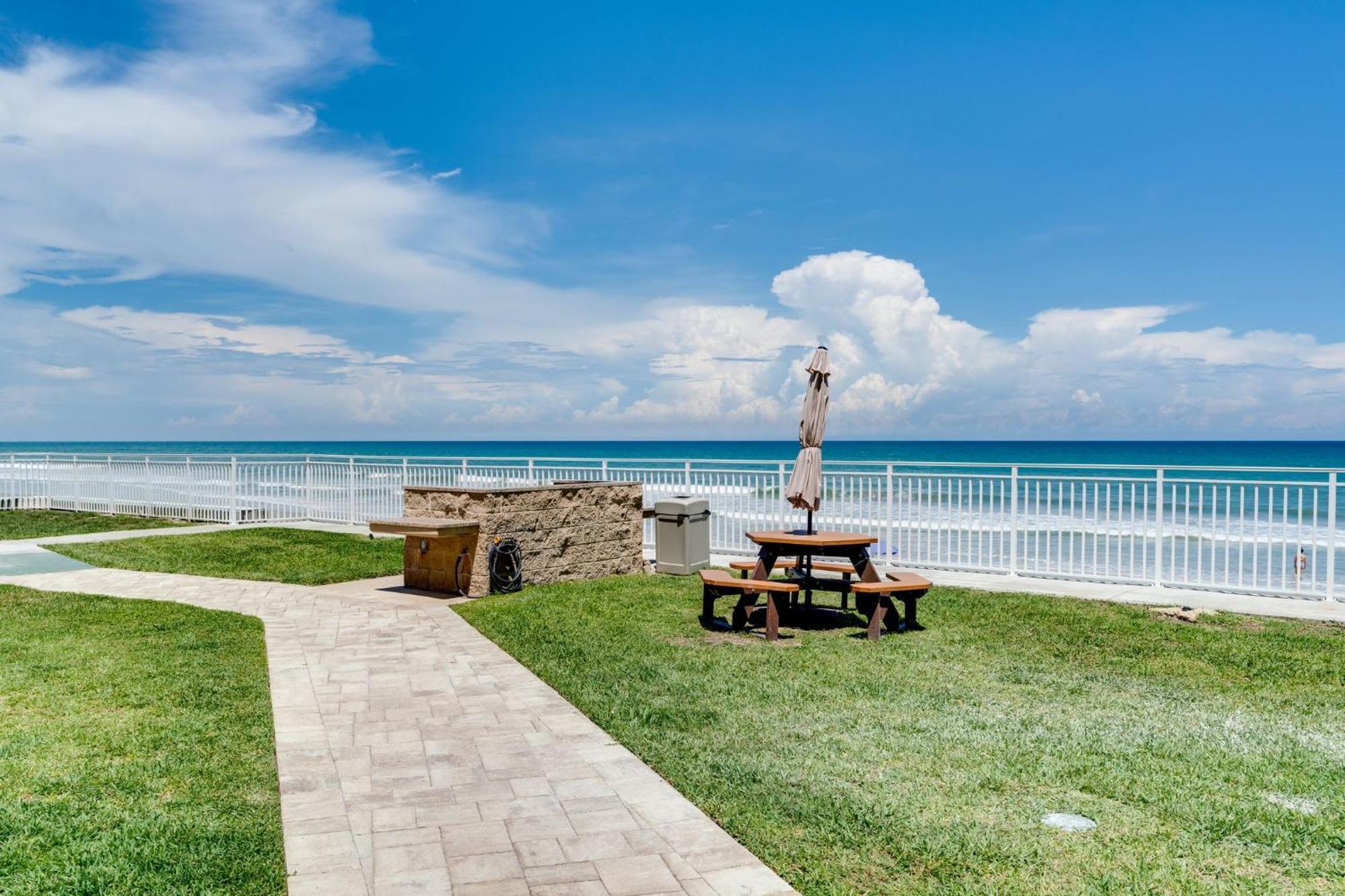 Paradise Beach Club - Oceanfront And Penthouse Сателлайт-Біч Екстер'єр фото